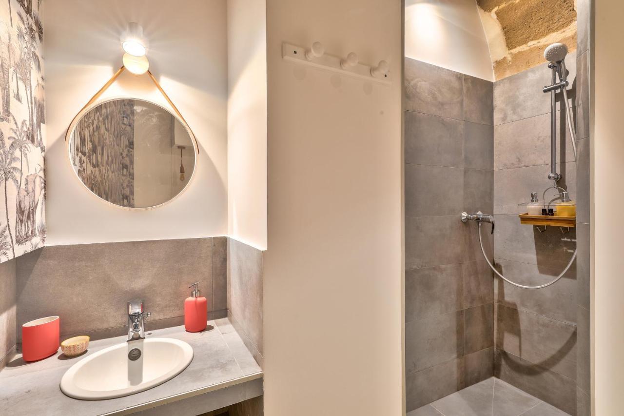 New Stunning 4 Bdrs Apt, With Ac - Le Marais París Exterior foto